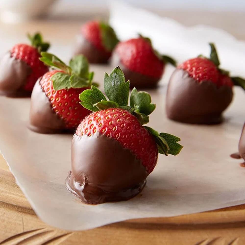 tray of chocolate covered strawberries