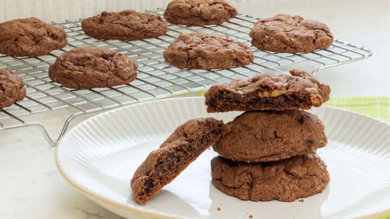 fresh batch of hersheys perfectly chocolate chocolate chip cookies