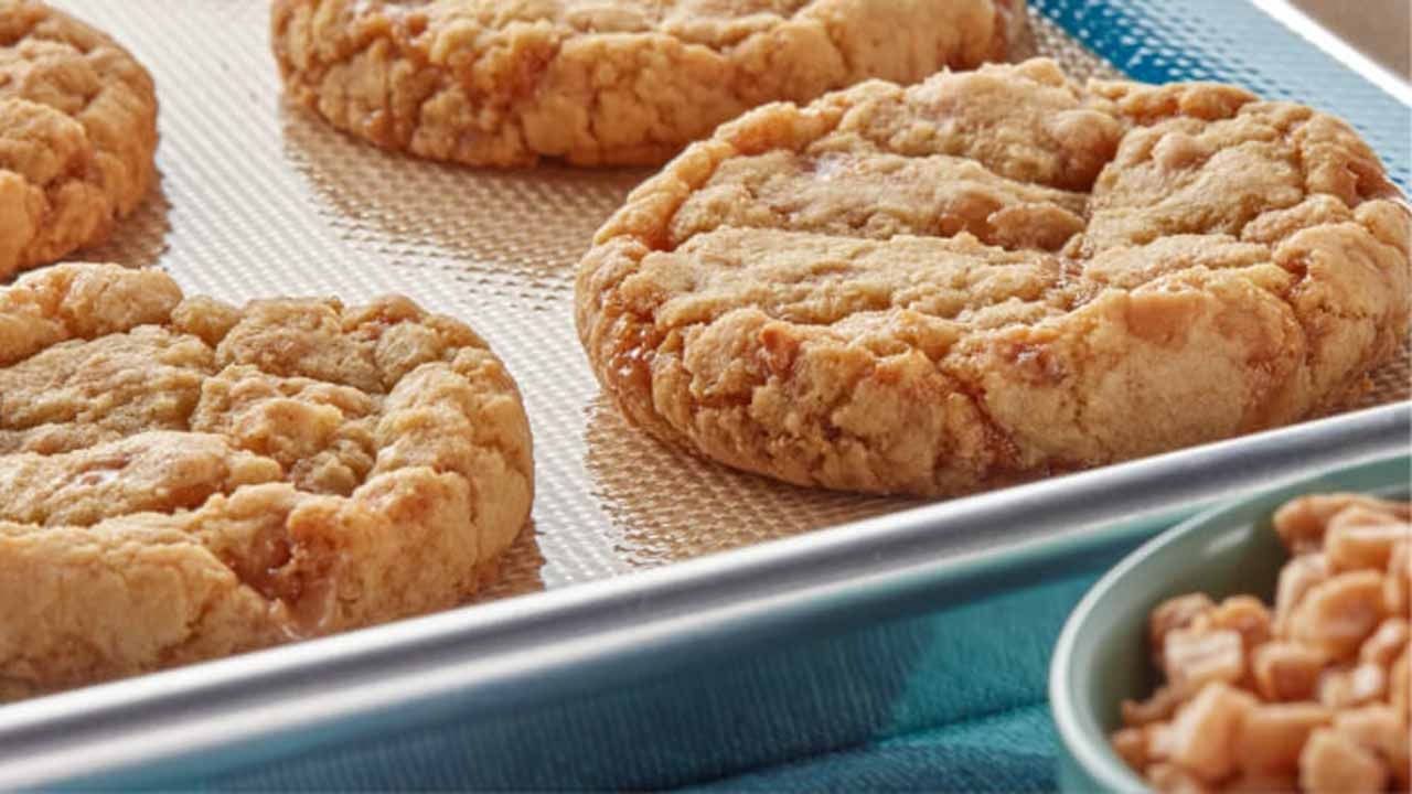 fresh batch of heath bits o brickle toffee bits cookies