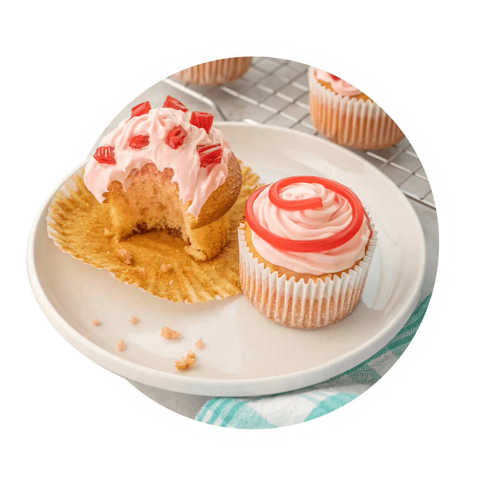 twizzlers twists strawberry cupcakes