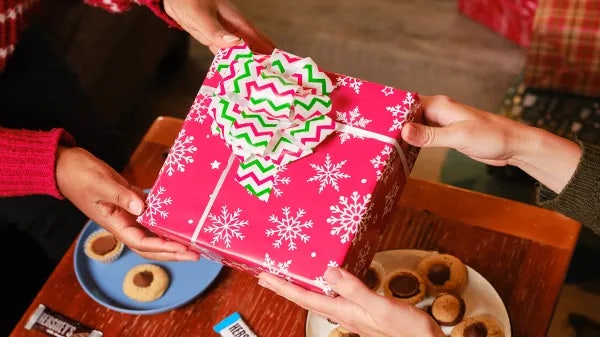 hersheys holiday party games guide